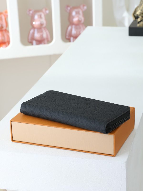 LV Zippy Wallet KK01950