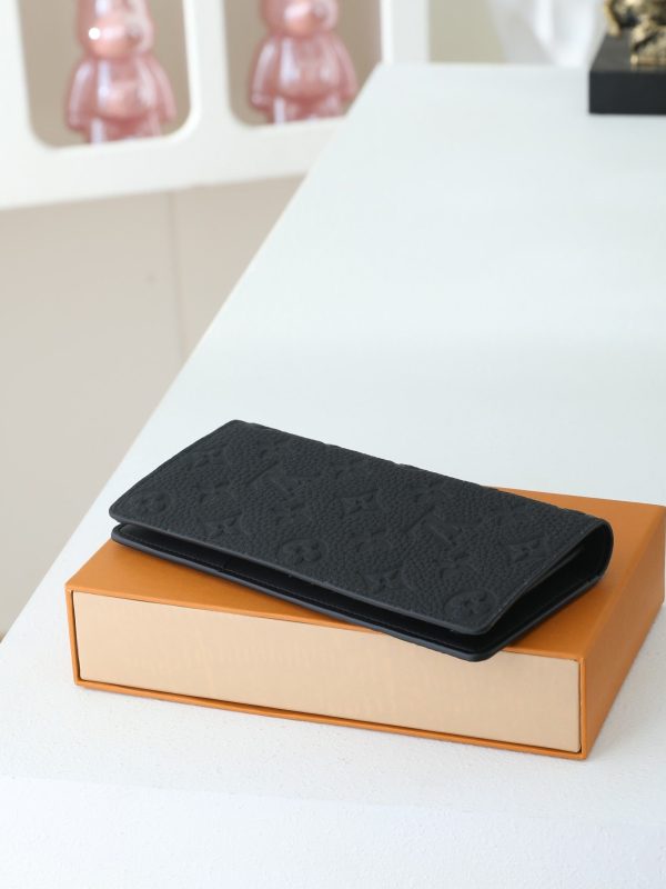 LV Brazza Wallet in Monogram Taurillon Leather KK01650