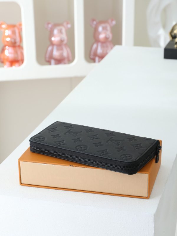 LV Zippy Wallet KK02050