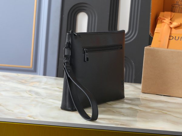 LV Takeoff Pouch LV Aerogram M25955 BC