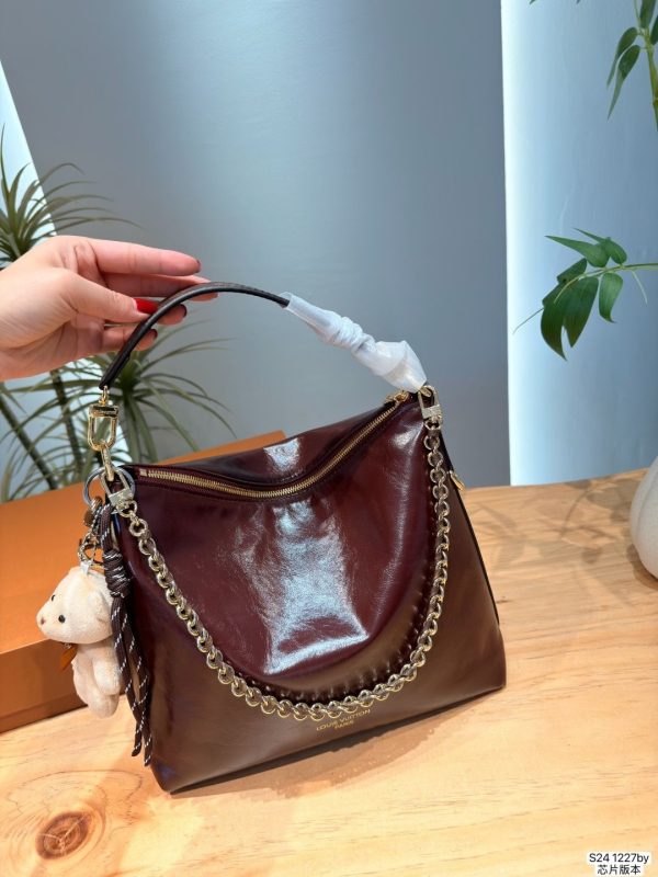 LV Chain Hobo Shoulder Bag C2301550
