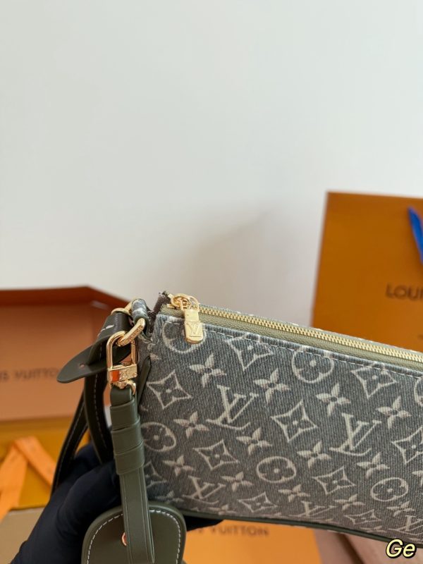 LV Flight Mode Pochette Accessoires LV269191 QA