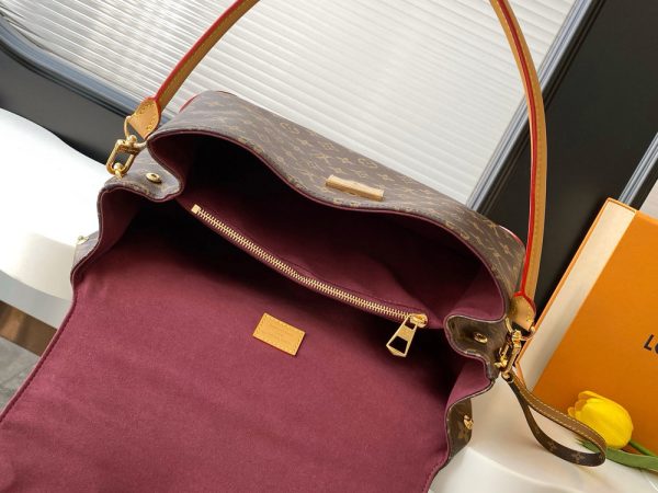 LV Hide Away MM Monogram Canvas KK04250