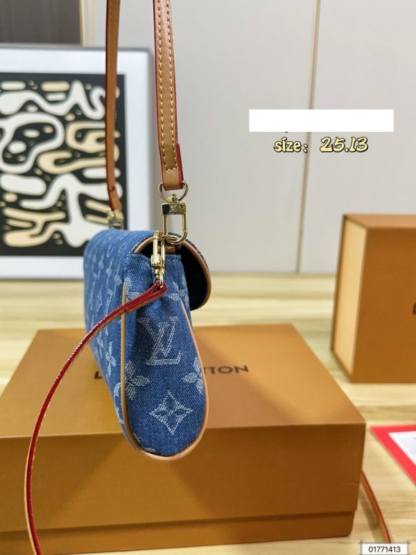 LV Monogram Shoulder Bag C2301150