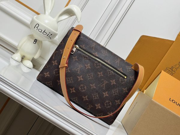 LV Take Out Messenger Bag M28113-M28112 BC