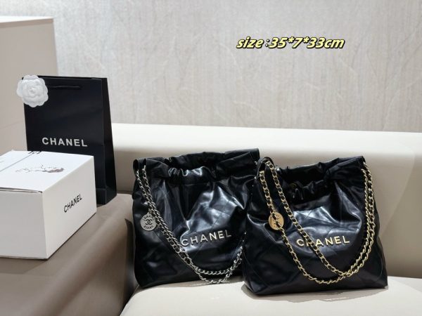 CN 22 Small Bag Shiny Calfskin Black C2301650
