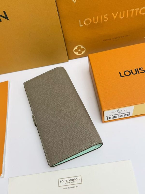 LV Capucines Vertical Wallet KK01650