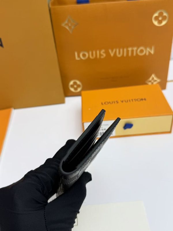 LV Damier Infini Pocket KK0950