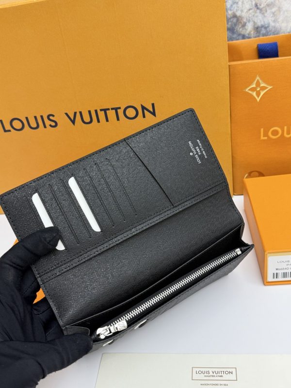 LV Brazza Wallet KK01250