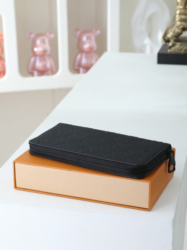 LV Zippy Wallet KK01950
