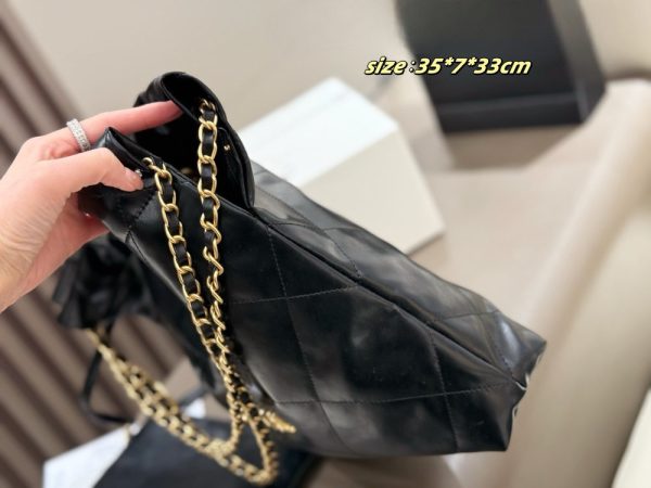 CN 22 Small Bag Shiny Calfskin Black C2301650