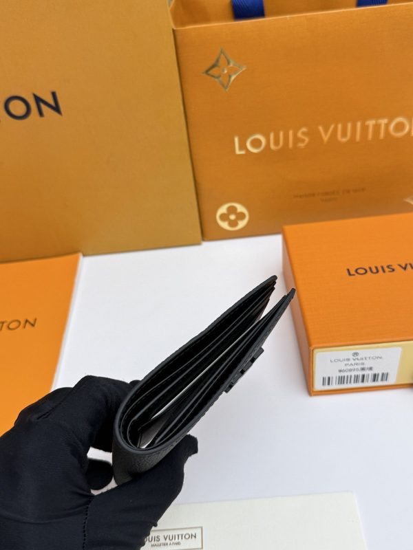 LV Aerogram Multiple Wallet ‘Black’ KK01050