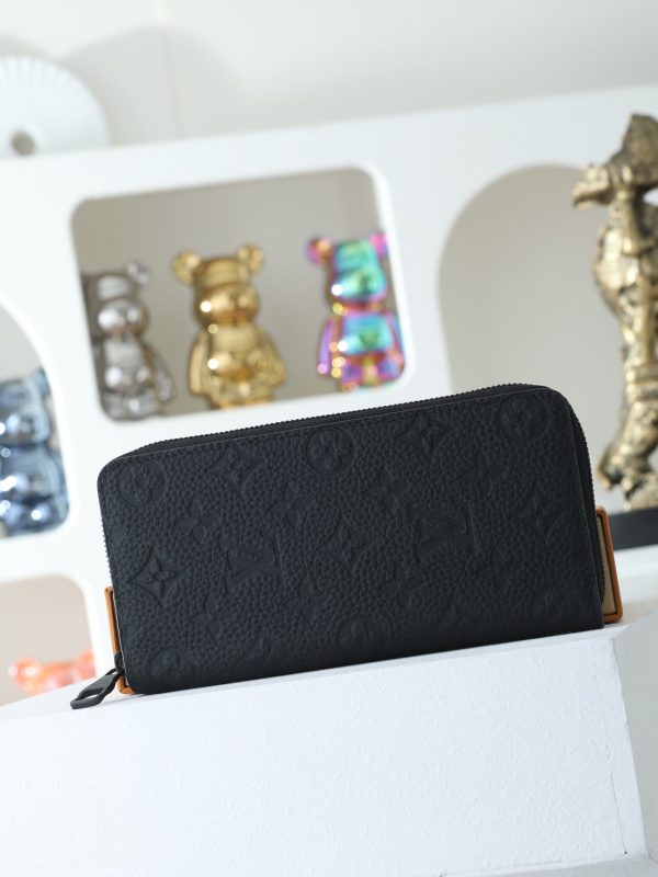 LV Zippy Wallet KK01950