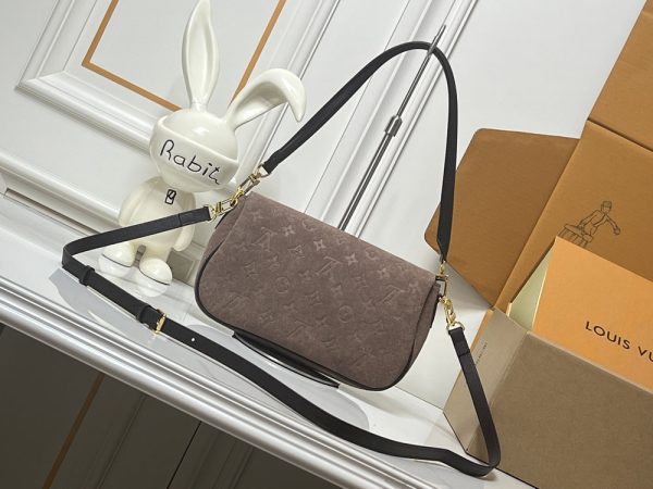 LV Pochette Métis Soft Suede Bag M2A185-M29783-M2A332 BC
