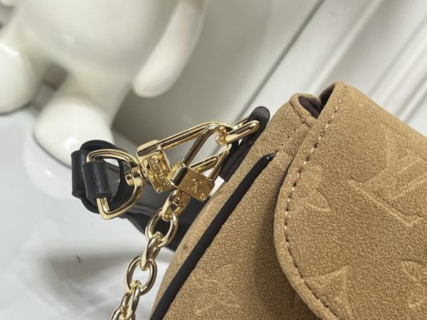 LV Wallet On Chain Ivy Beige Suede M82210 BC