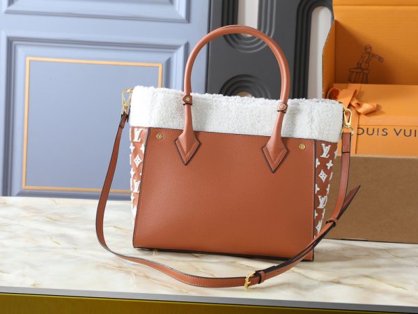 LV Grained Calfskin Shearling On My Side M20014-M21024 BC