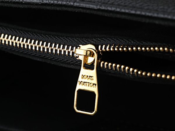 LV Pochette Métis East West Bag M26456 BC