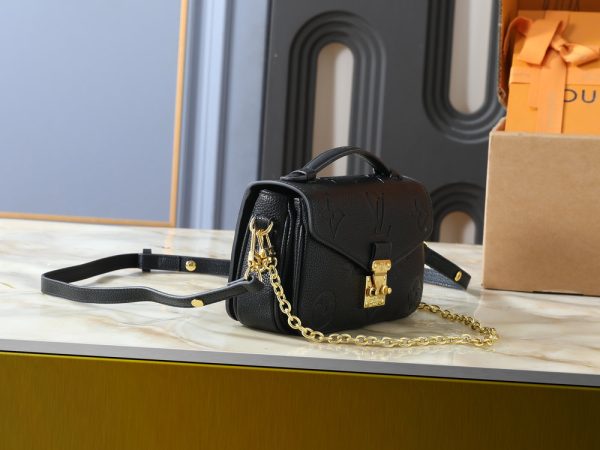 LV Pochette Métis East West Bag M26456 BC