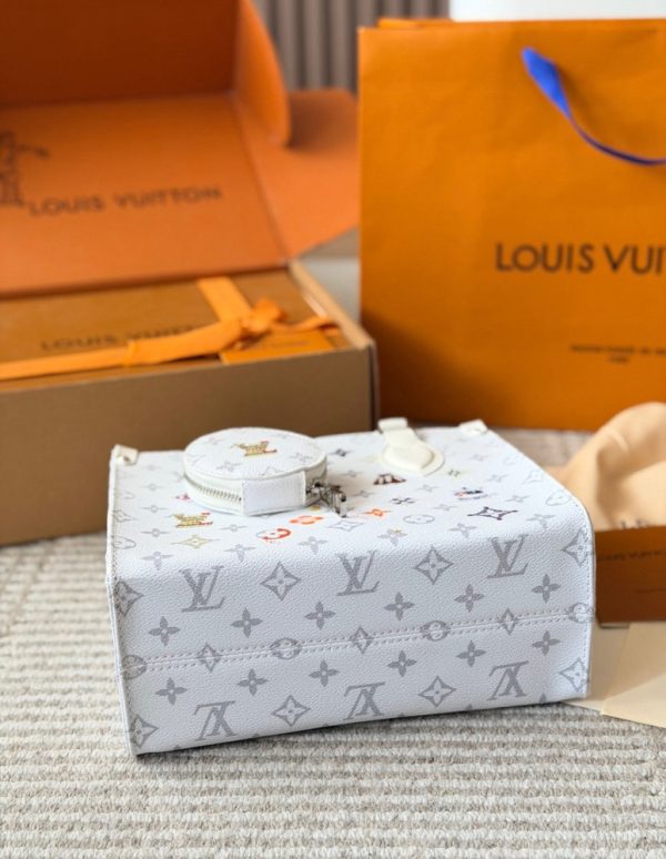 LV OnTheGo BB Monogram Bag C2301450