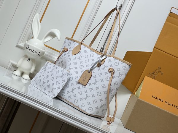 LV Neverfull Ski Monogram M3A288 BC
