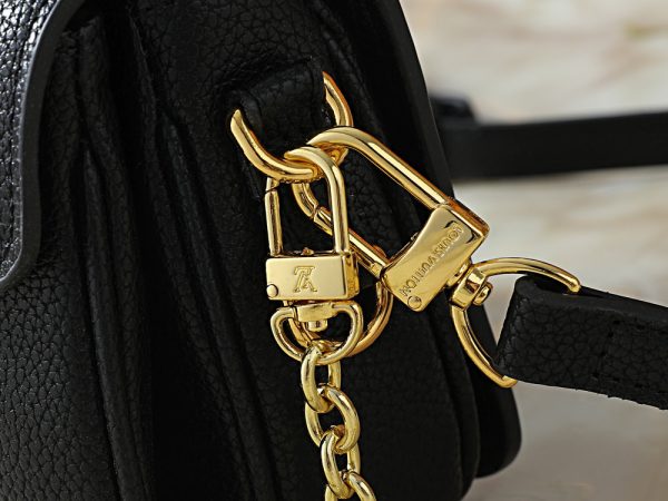 LV Pochette Métis East West Bag M26456 BC