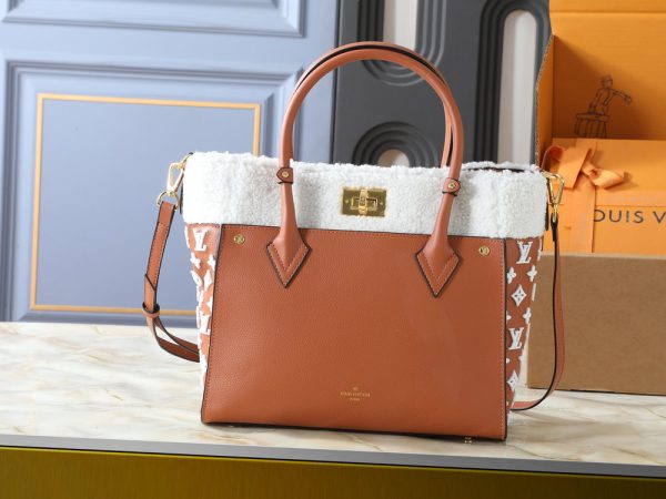 LV Grained Calfskin Shearling On My Side M20014-M21024 BC