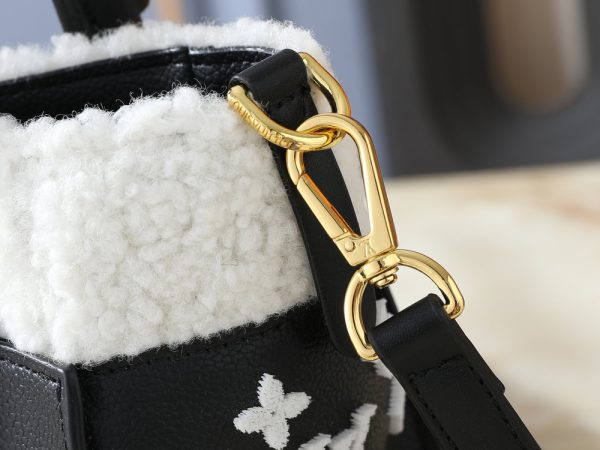 LV Grained Calfskin Shearling On My Side M20014-M21024 BC