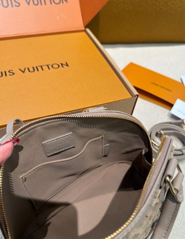 LV Alma BB Bag C2301850