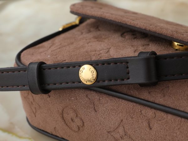 LV Wallet On Chain Ivy M2A367 BC