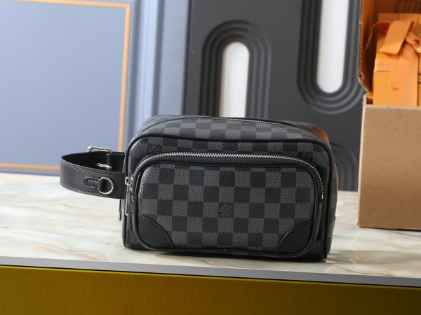 LV Locker Dopp Kit Cargo M2A501 BC