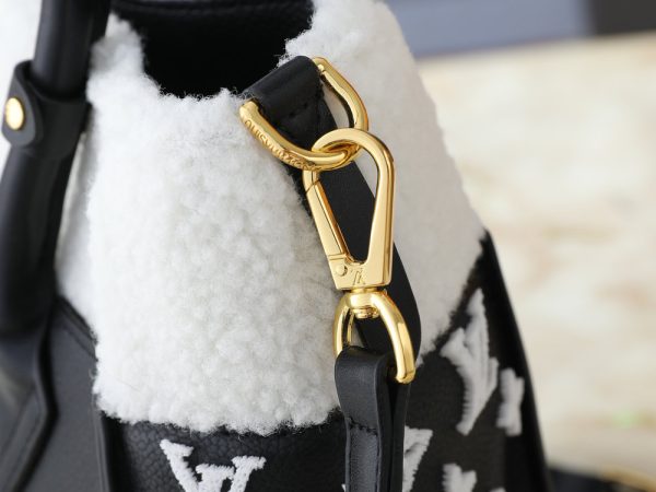 LV Grained Calfskin Shearling On My Side M20014-M21024 BC