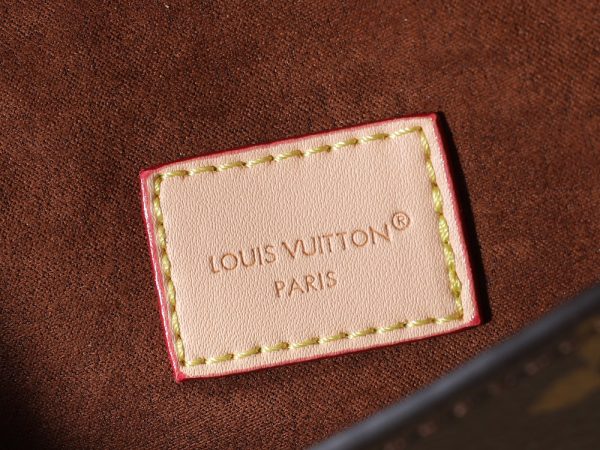 LV Wallet On Chain Trotter Bag M27242 BC