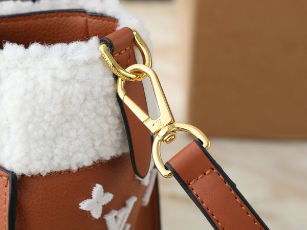 LV Grained Calfskin Shearling On My Side M20014-M21024 BC