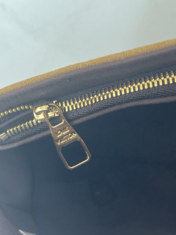 LV Wallet On Chain Ivy Beige Suede M82210 BC