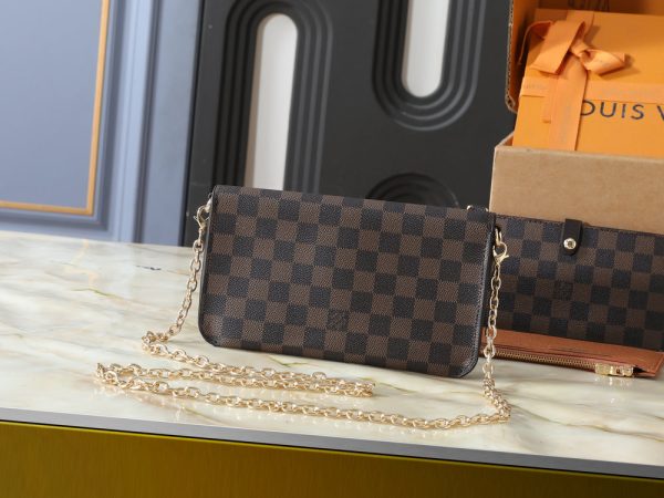 LV Wallet On Chain Trotter Bag M27242 BC