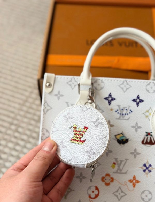 LV OnTheGo BB Monogram Bag C2301450