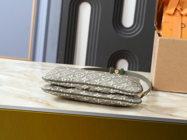 LV Liv Pochette Bag M2A367-M27719 BC