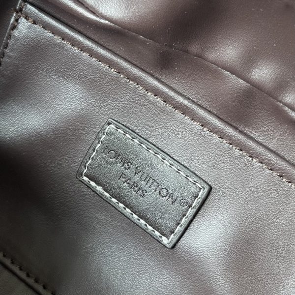 LV Locker Dopp Kit M2A666 BC