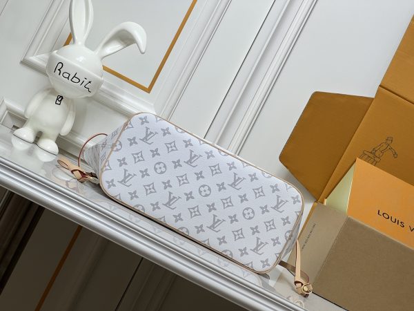 LV Neverfull Ski Monogram M3A288 BC