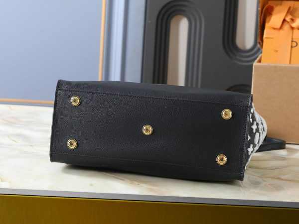 LV Grained Calfskin Shearling On My Side M20014-M21024 BC