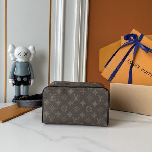 LV Locker Dopp Kit M2A666 BC LV Locker Dopp Kit M2A666 BC