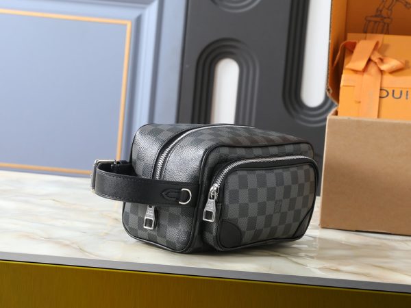 LV Locker Dopp Kit Cargo M2A501 BC