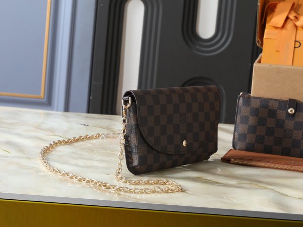 LV Wallet On Chain Trotter Bag M27242 BC