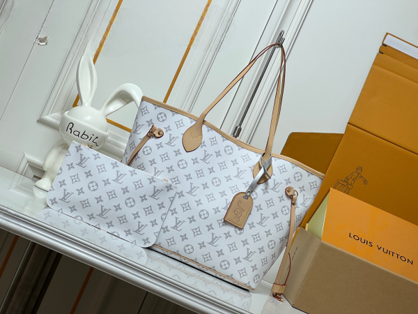 LV Neverfull Ski Monogram M3A288 BC